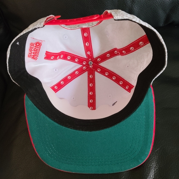 Nintendo Super Mario Red/White Mario Snapback Hat - Picture 5 of 11